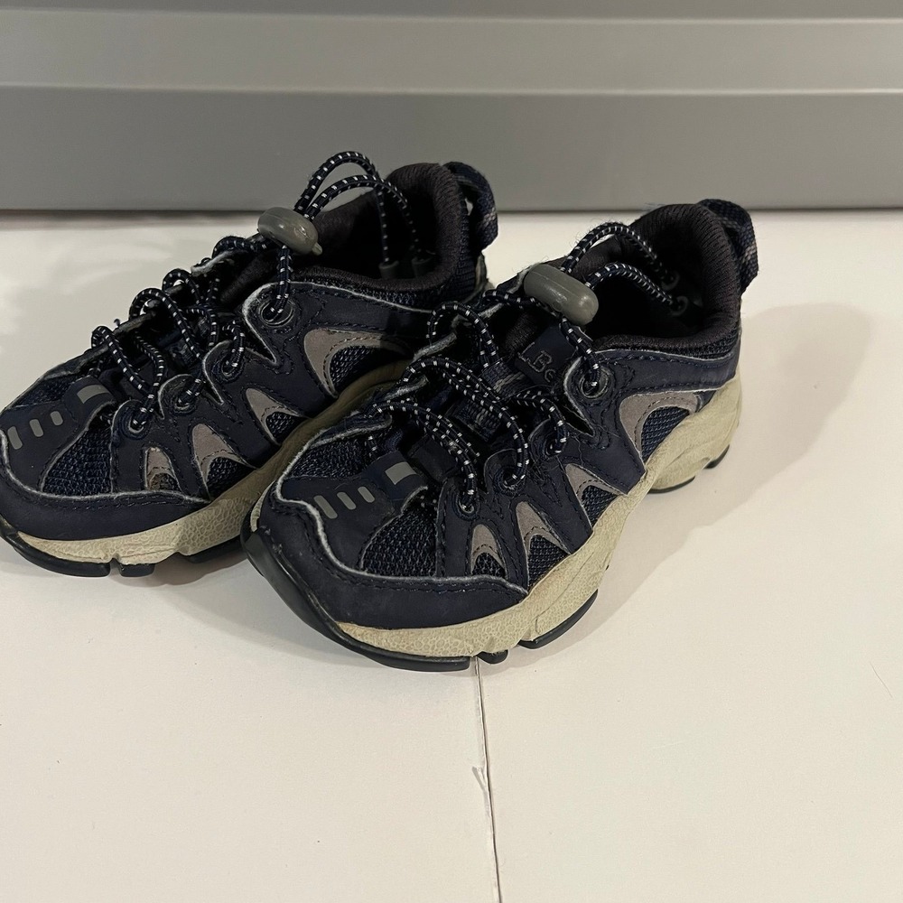 Toddler boy size 5 LLBean shoes (s-174)